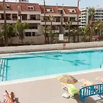 Homeforguest Modern And Recently Renovated In Arona דירה ארונה