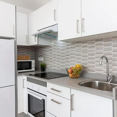 Homeforguest Modern And Recently Renovated In Arona 아로나