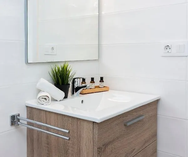Homeforguest Modern And Recently Renovated In Arona Arona