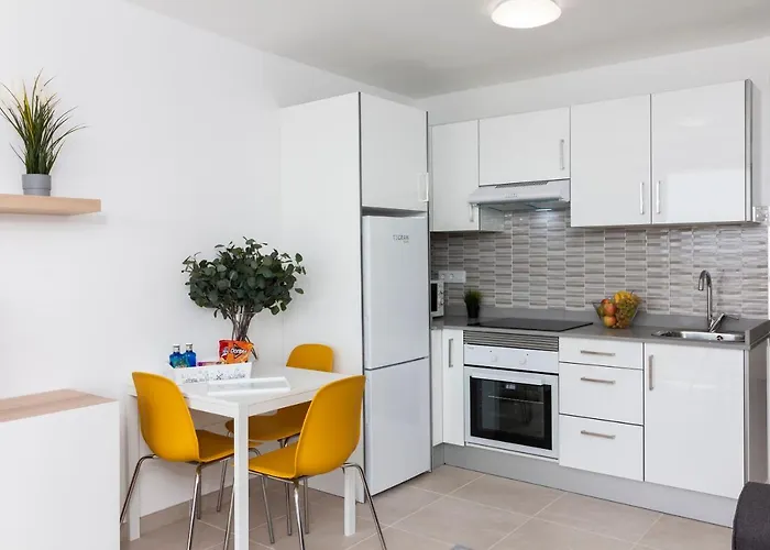 Homeforguest Modern And Recently Renovated In Arona Apartman *