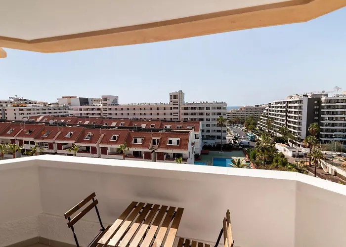 Homeforguest Modern And Recently Renovated In Arona Daire